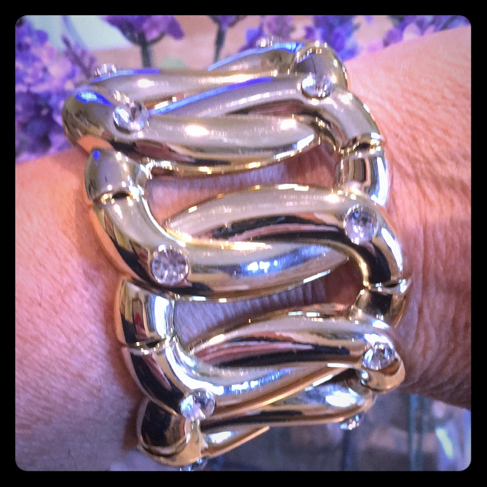 Vintage - Avenue -Gold tone Cuff Bracelet